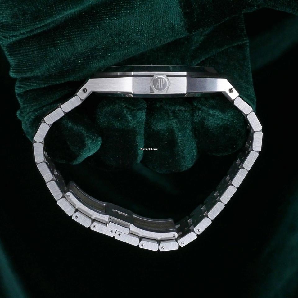 ساعة Audemars Piguet ميناء اسود 