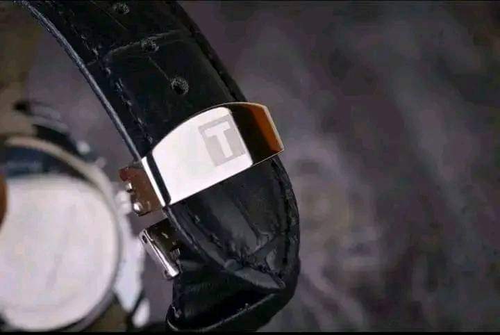 ساعة Tissot Men’s Leather Watch – Active Subdials لون بني واسود
