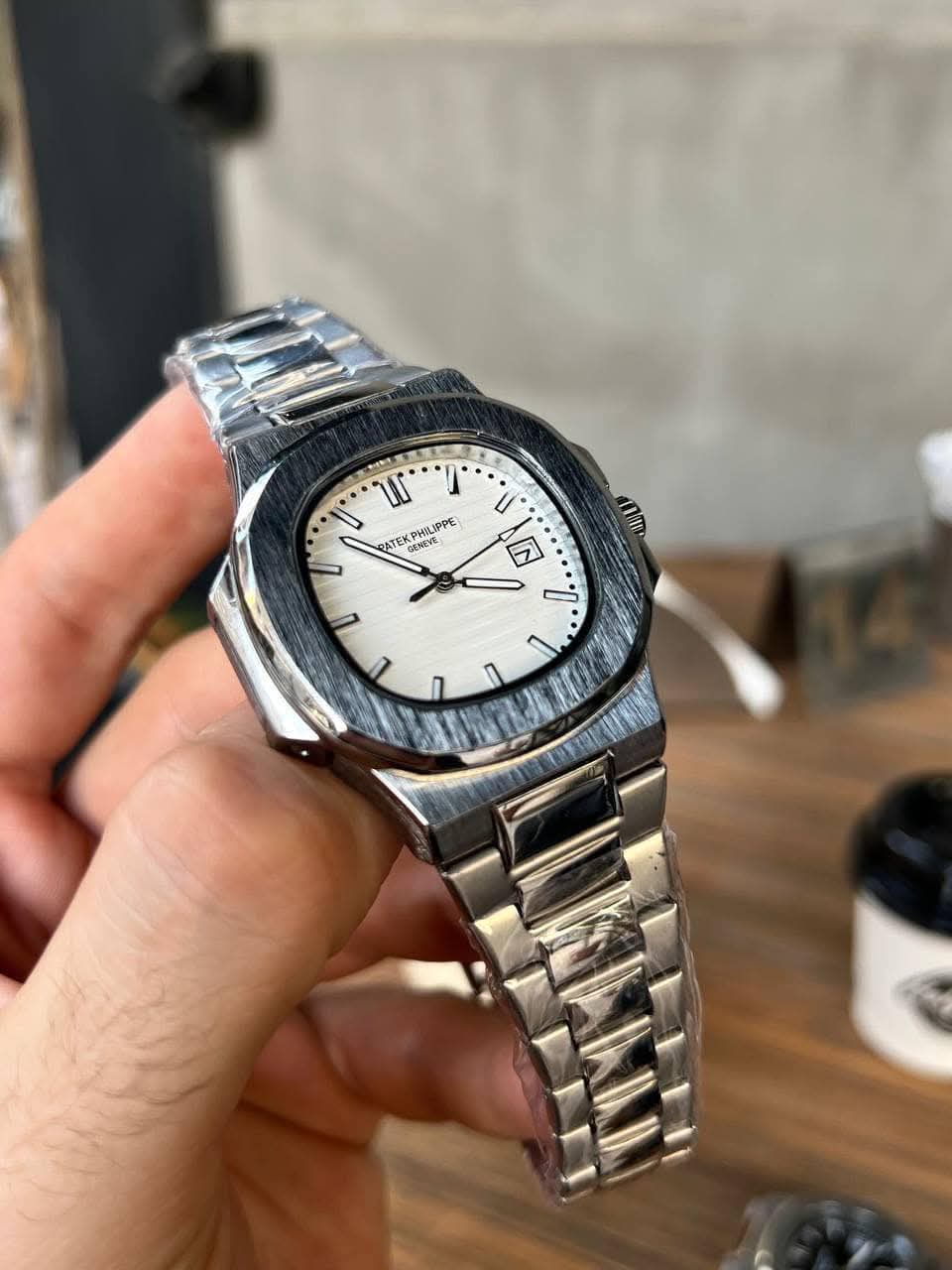 ساعة Patek Philippe_Date Display سيلفر ميناء اسود وابيض