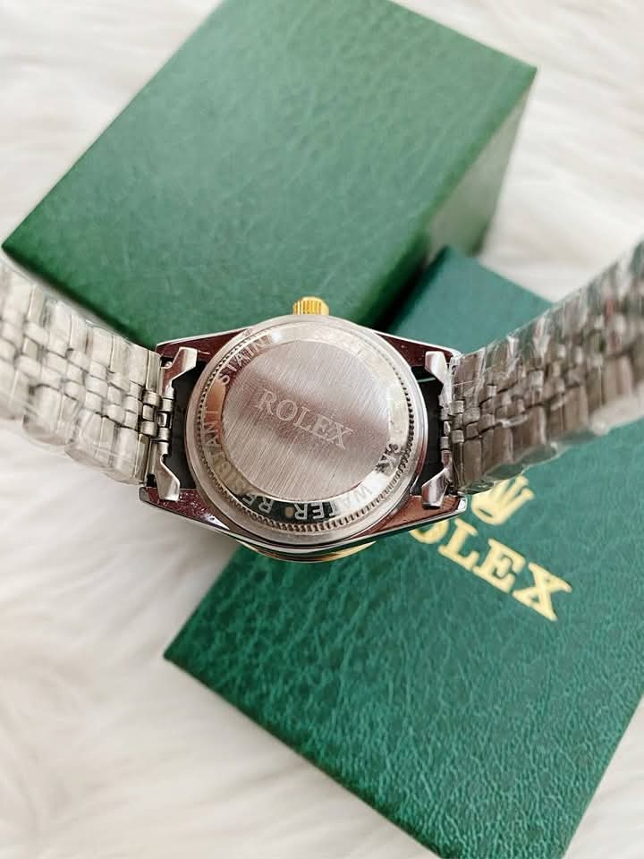 ساعة Rolex Lady-Datejust  شروط لون سيلفر_جولد ميناء سيلفر و اسود وجولد