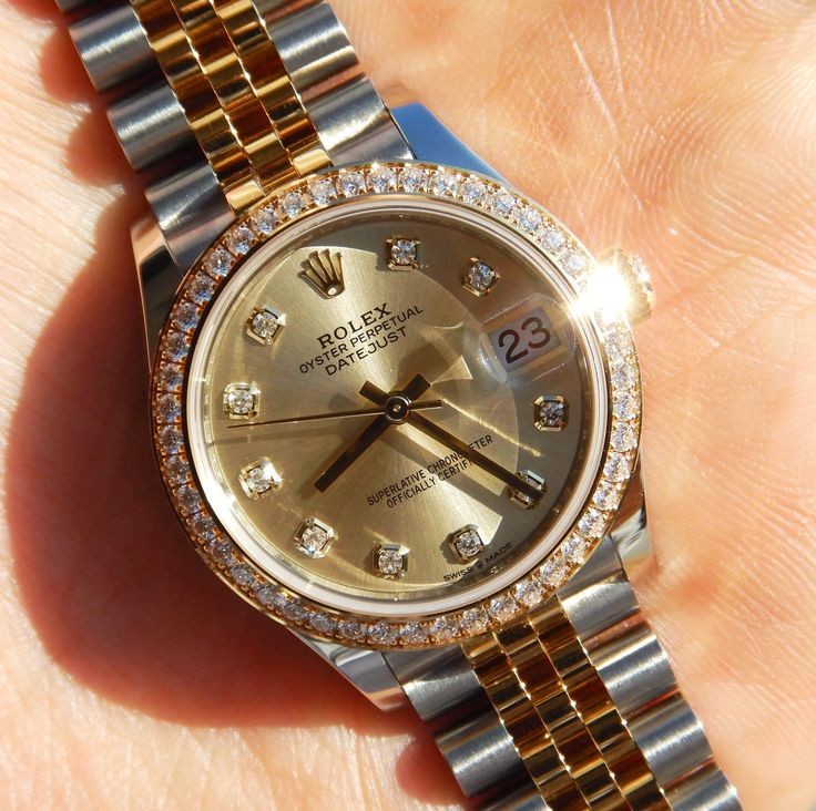 ساعة Rolex Lady-Datejust فصوص لون سيلفر_جولد ميناء ابيض