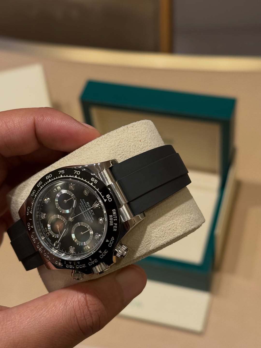 ساعة Rolex Daytona Rubber Strap لون اسود ميناء اسود