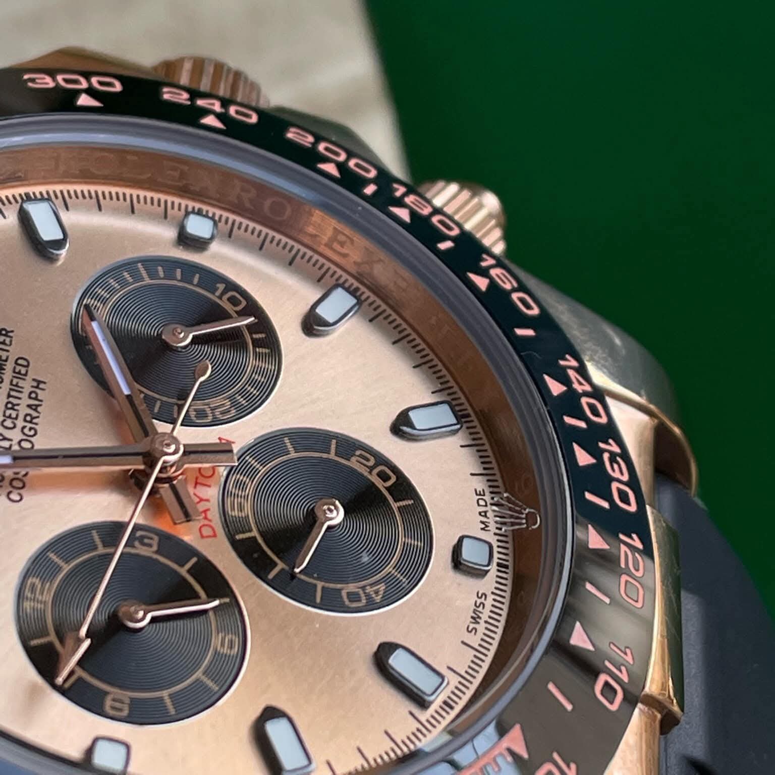 ساعة Rolex Daytona Rubber Strap عدادات شغالة ميناء سيلفر