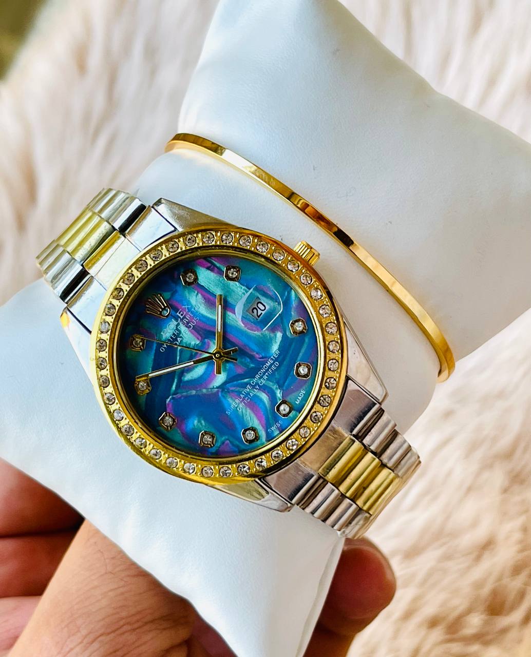 ساعة Rolex Women’s  – Color Dial with Date اوستيك مطعم وجولد ميناء الوان 