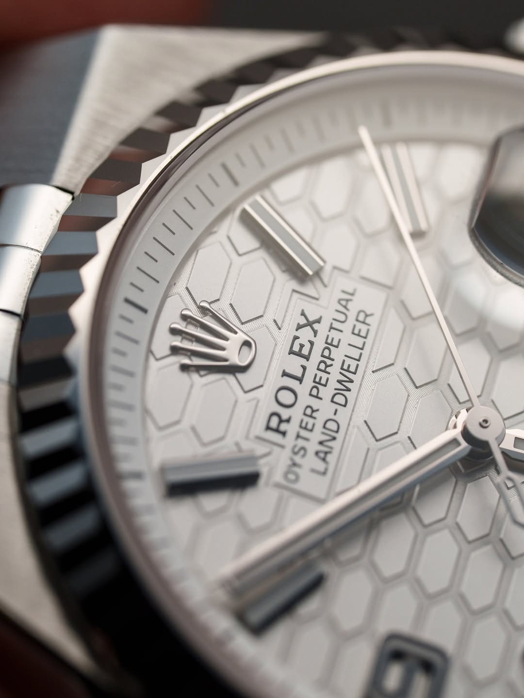 ساعة Rolex-Style Land Dollar Silver لون سيلفر مينا ابيض وسماوي _حركة سحاب ظهر شفاف