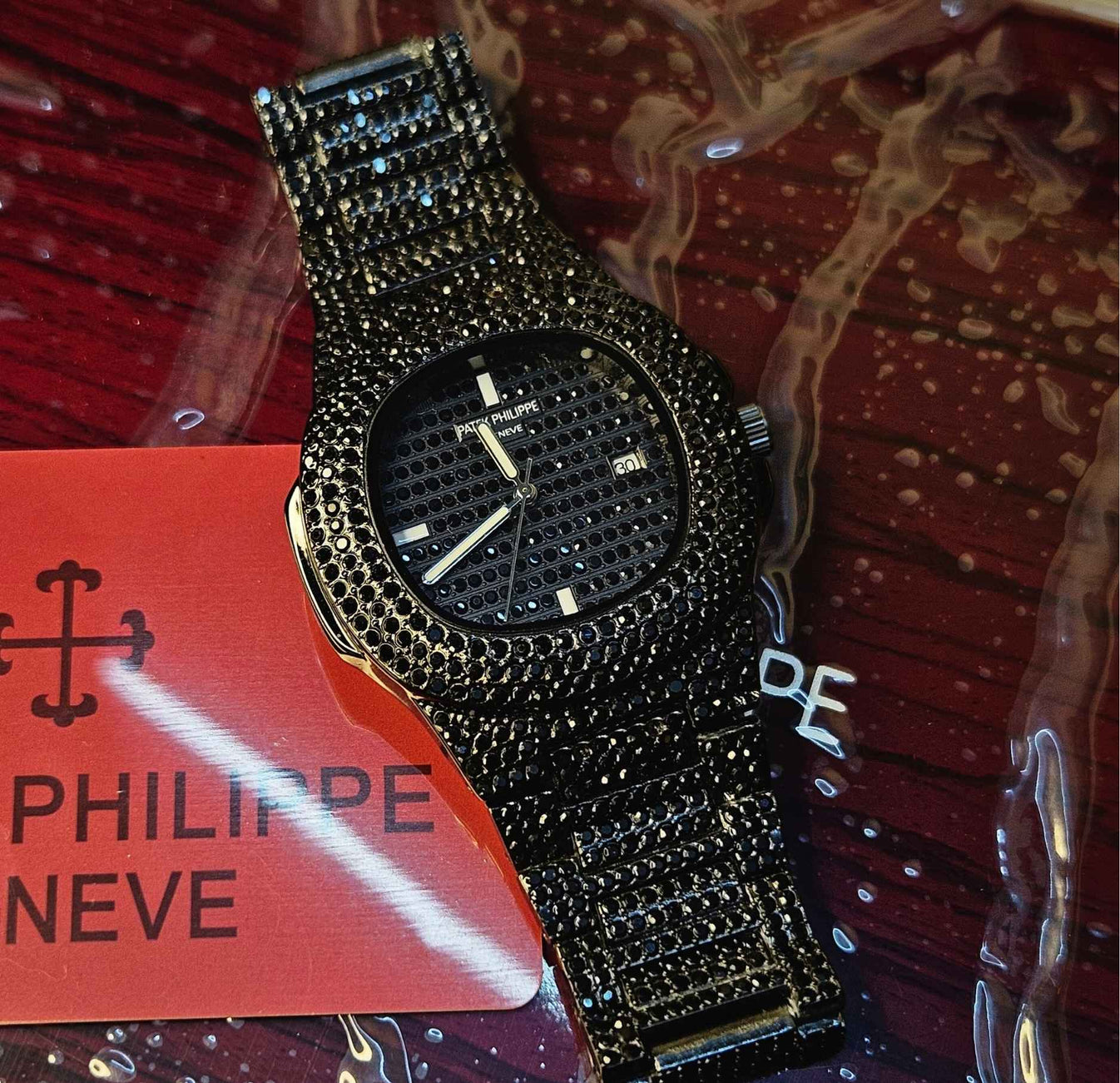 ساعة Patek Philippe Full Stones فصوص بالكامل لون اسود 