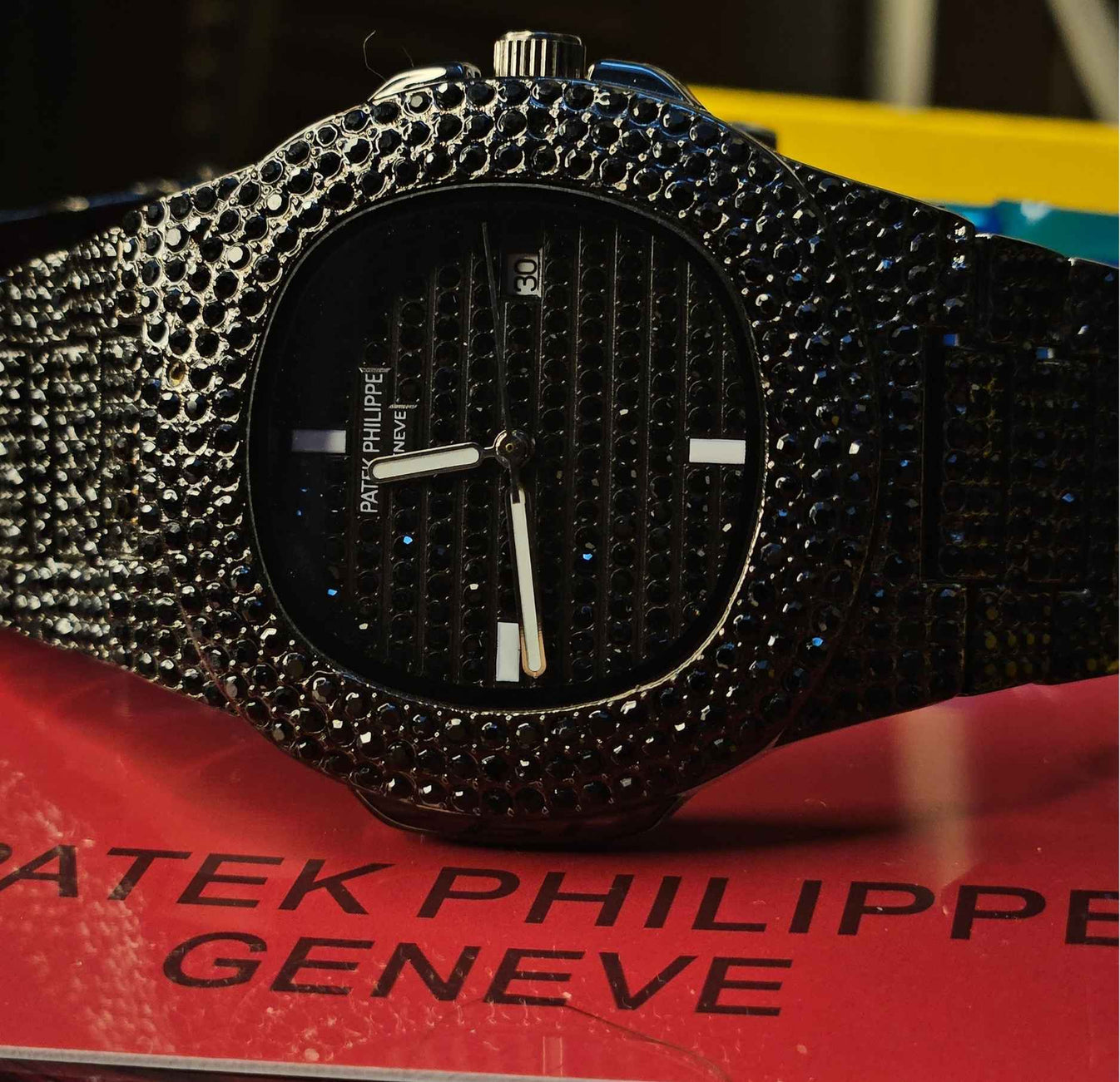 ساعة Patek Philippe Full Stones فصوص بالكامل لون اسود 