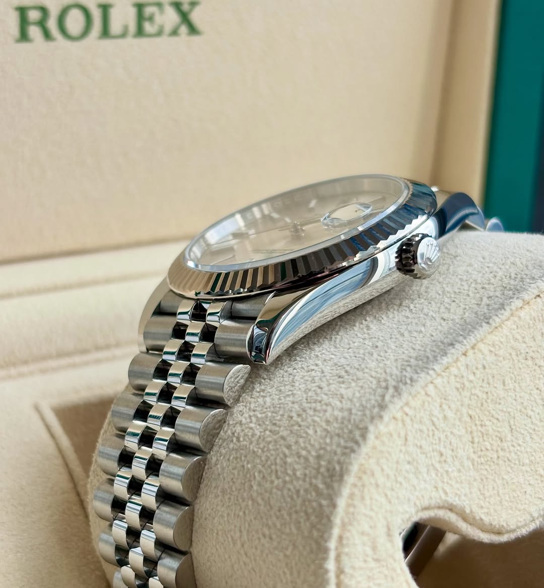 ساعة Rolex Datejust Men’s Watch شروط من الداخل سيلفر_مينا اسود وازرق واخضر وسيلفر _ ظهر شفاف