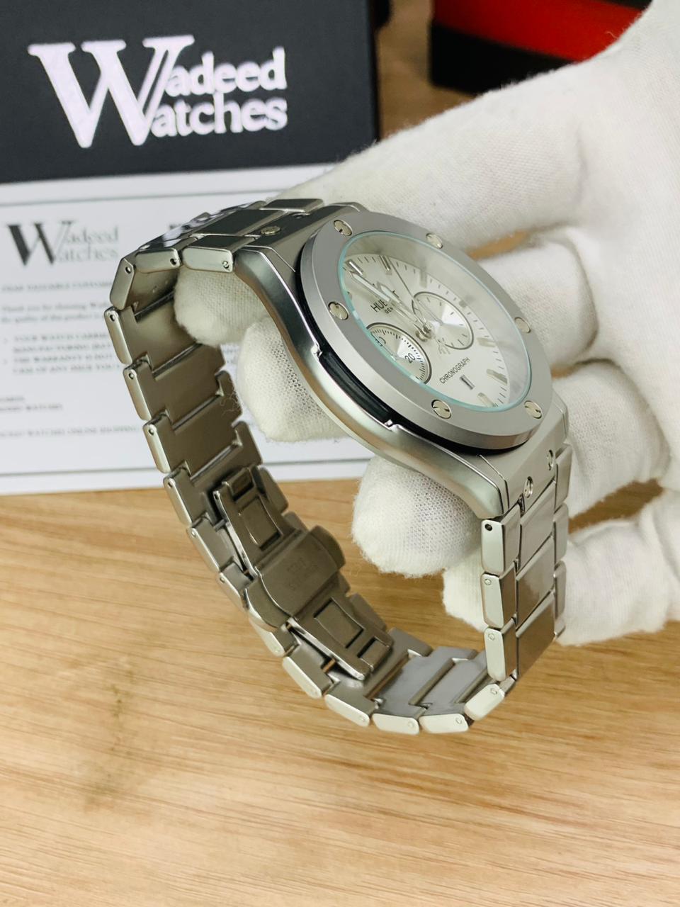 ساعة Hublot Metal  – Round Bezel لون سيلفر بالكامل