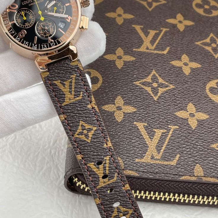 ساعة Louis Vuitton Women’s Leather Watch عدادت شغالة