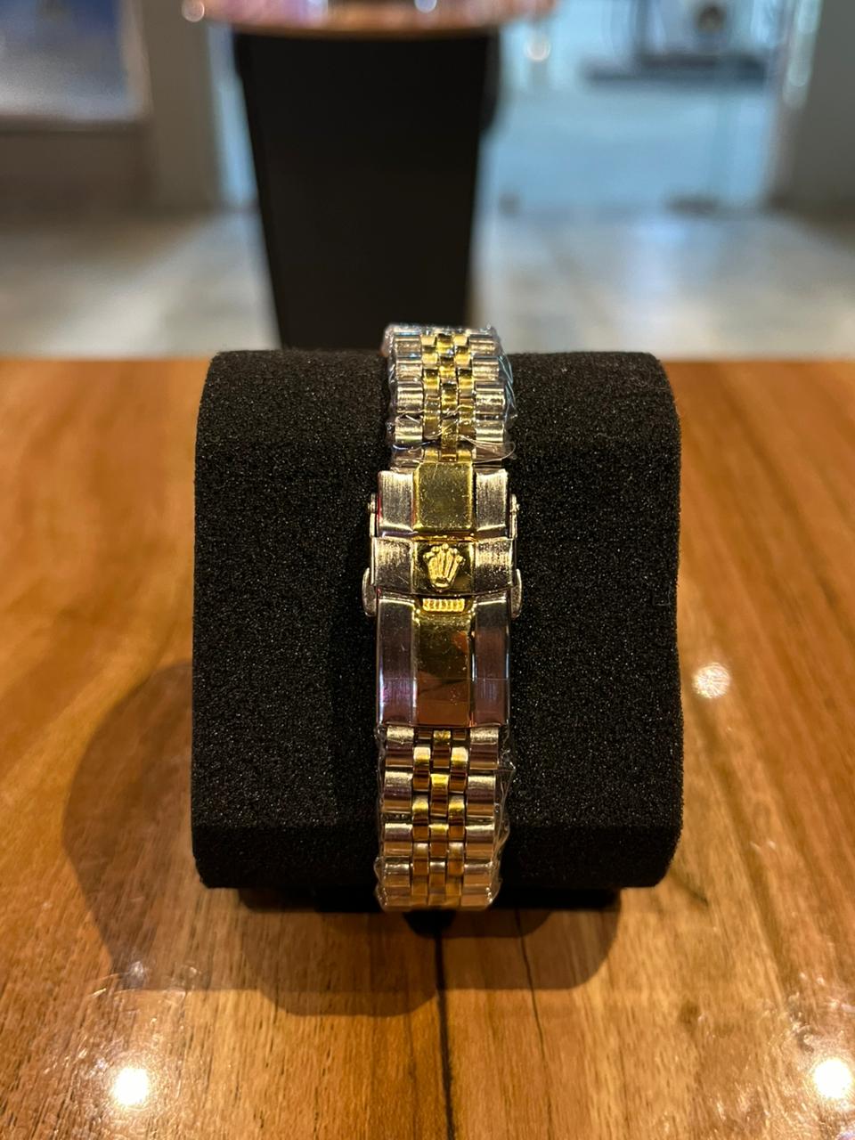 ساعة Rolex Women’s Oyster  اوستيك مطعم ميناء اخضر شروط من الخارج فصوص من الداخل