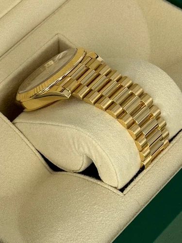 ساعة Rolex Day-Date Gold Watch – Arabic Numerals لون دهبي بالكامل 2 نتيجة ارقام عربي