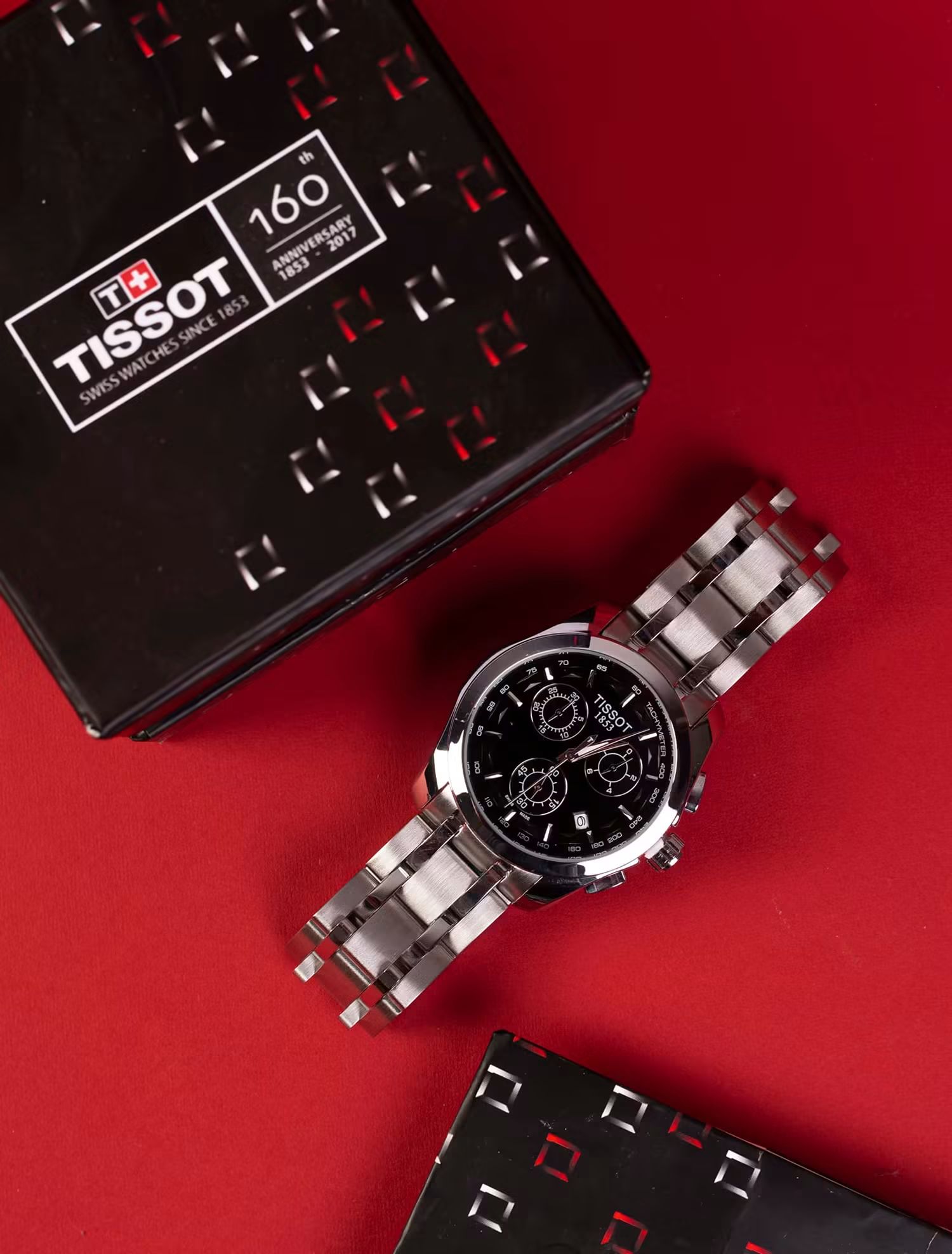 Tissot Chronograph Watch – Silver Metal Bracelet ميناء ابيض واسود