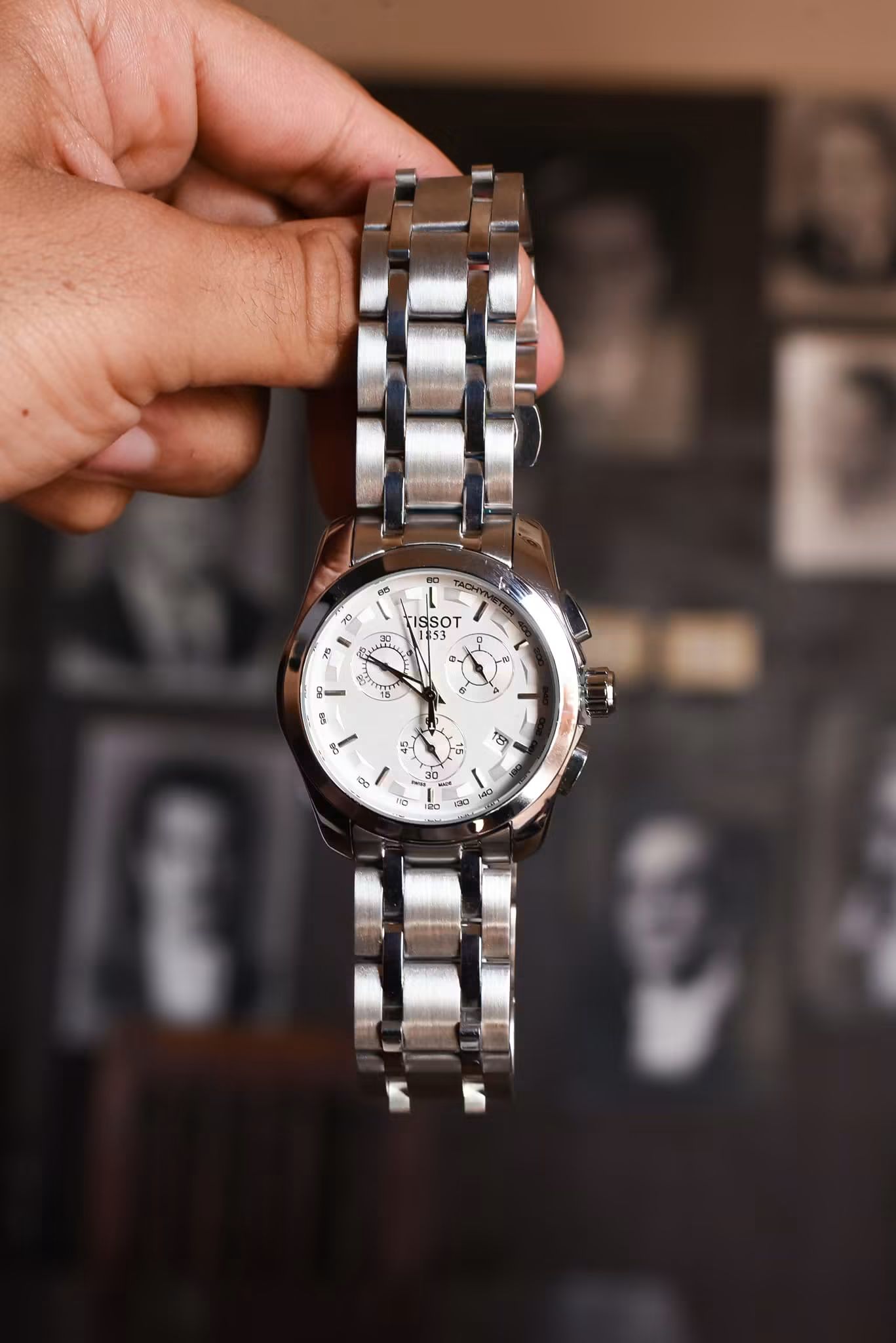 Tissot Chronograph Watch – Silver Metal Bracelet ميناء ابيض واسود