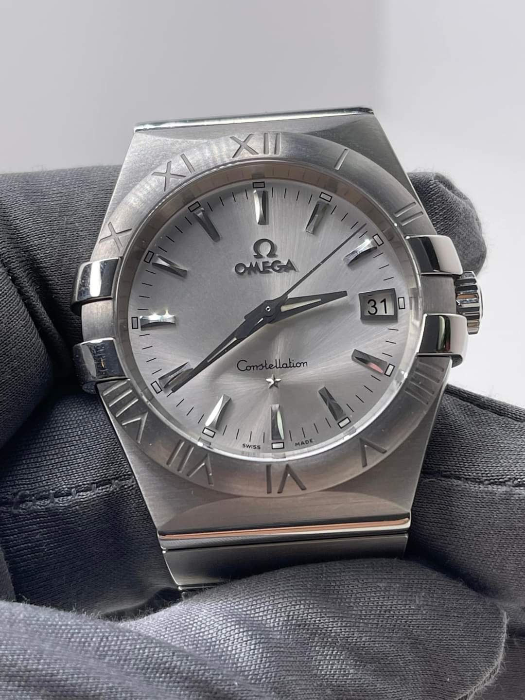 ساعة Omega Classic Vintage Watch – Silver Metal Bracelet with Date لون ميناء سيلفر واسود 