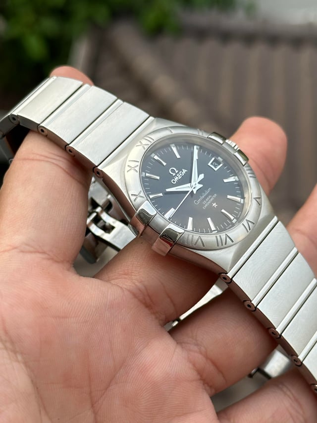 ساعة Omega Classic Vintage Watch – Silver Metal Bracelet with Date لون ميناء سيلفر واسود 