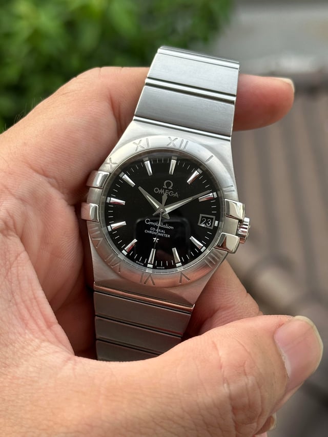 ساعة Omega Classic Vintage Watch – Silver Metal Bracelet with Date لون ميناء سيلفر واسود 
