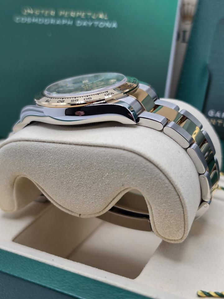 ساعة Rolex Daytona Chronograph Watch – Two-Tone Silver & Gold with Black Dial مطعم ميناء اسود