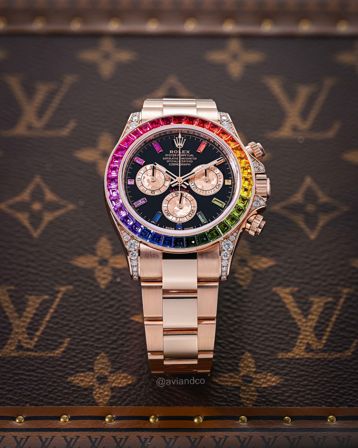 ساعة Rolex Daytona Rainbow Rose Gold Watch – Crystal Bezel ديتونة معدن روز جولد اطار ستراس