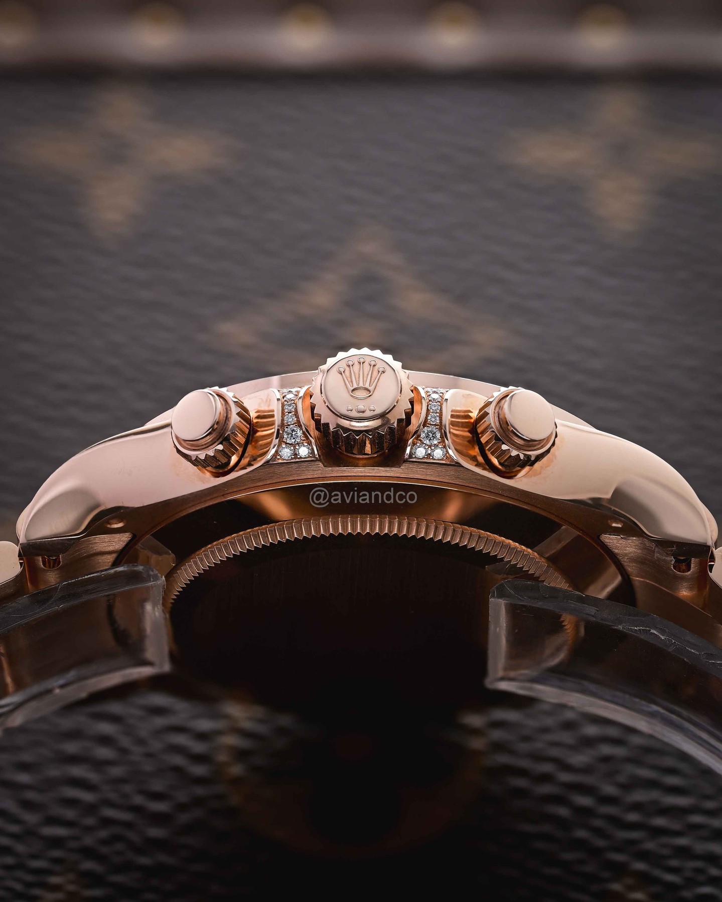 ساعة Rolex Daytona Rainbow Rose Gold Watch – Crystal Bezel ديتونة معدن روز جولد اطار ستراس