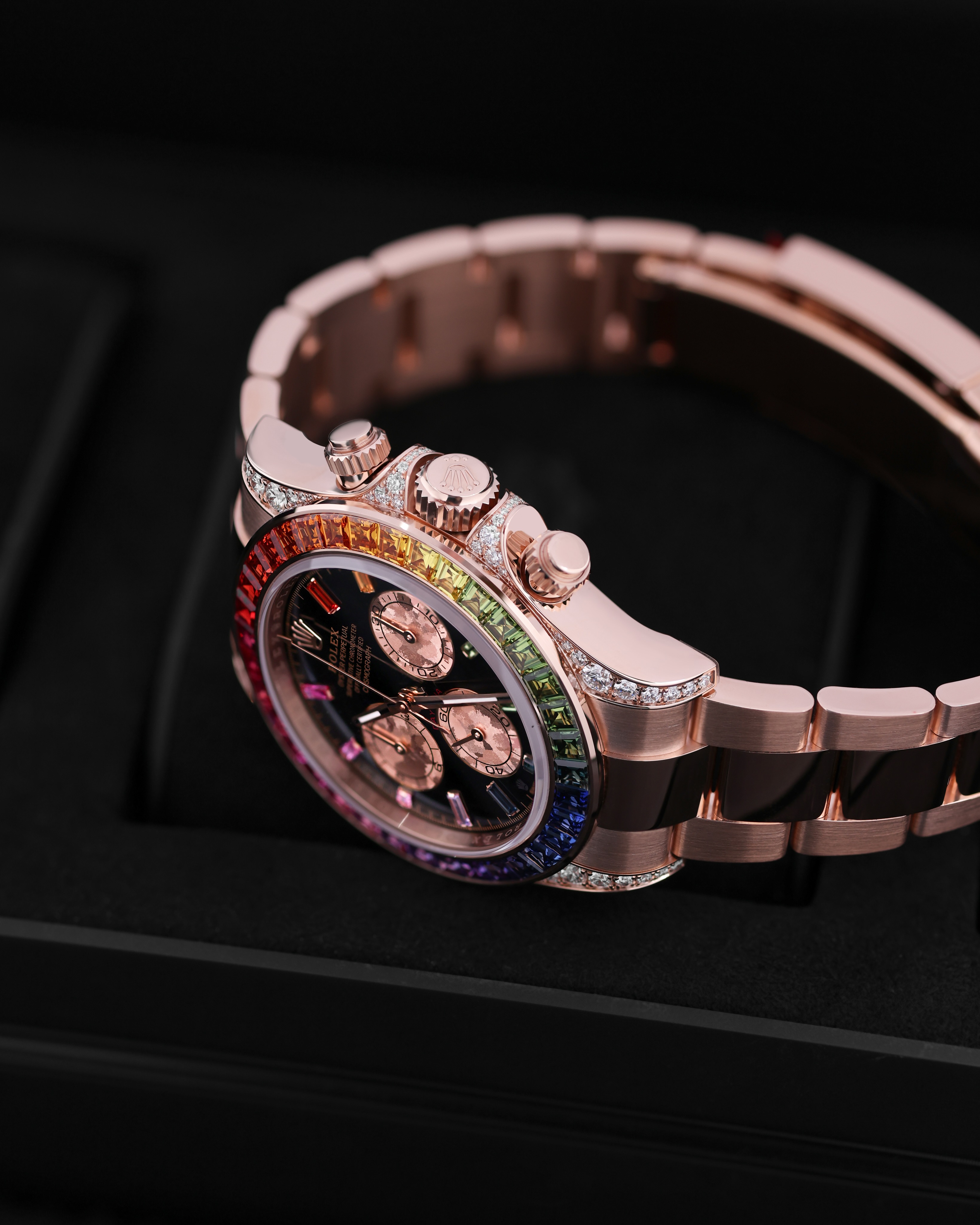 ساعة Rolex Daytona Rainbow Rose Gold Watch – Crystal Bezel ديتونة معدن روز جولد اطار ستراس