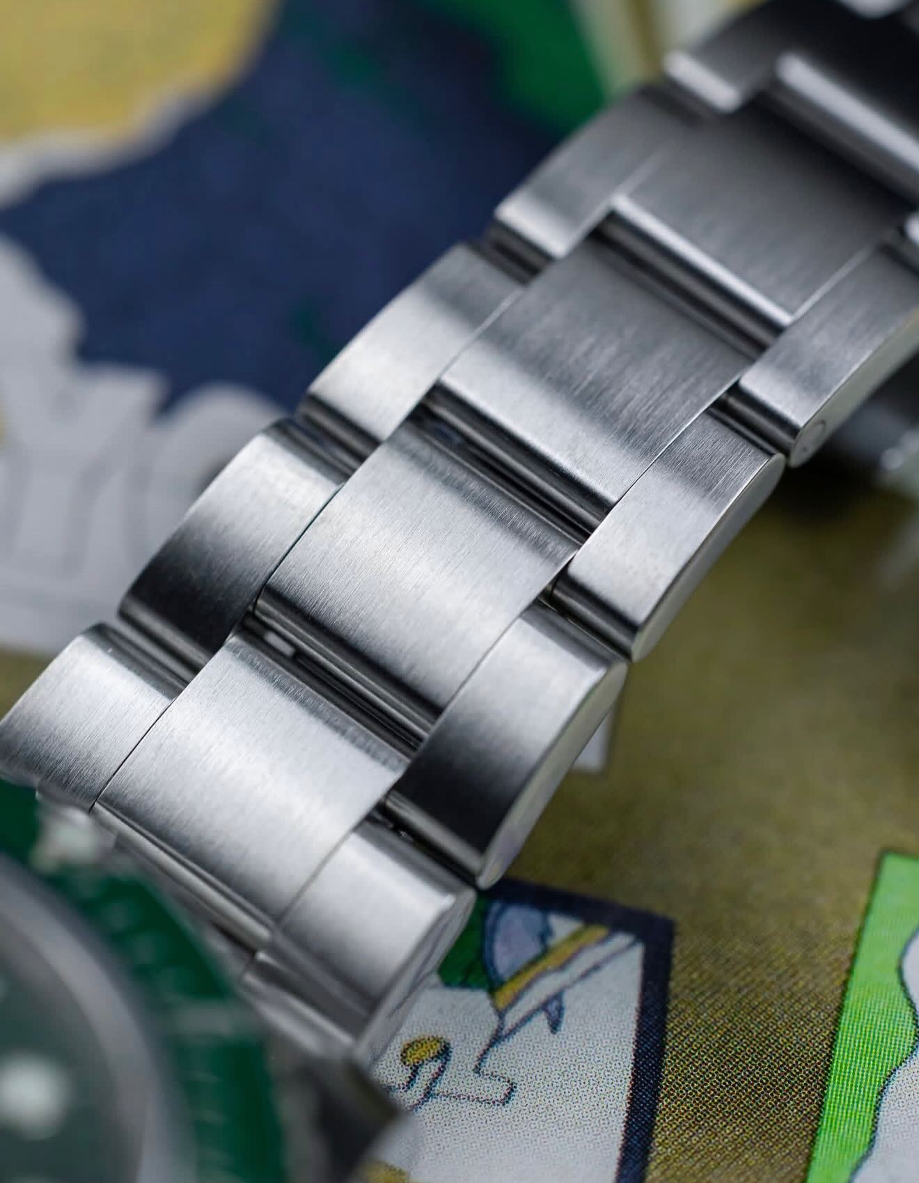 ساعة Rolex Submariner Silver Watch – Green Dial with Date