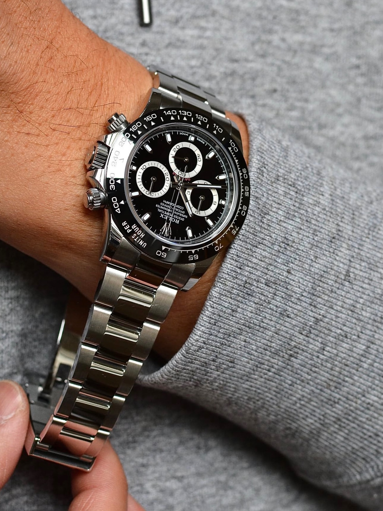 ساعة Rolex Daytona Silver metal Chronograph Watch – Black Dial لون سيلفر ميناء اسود