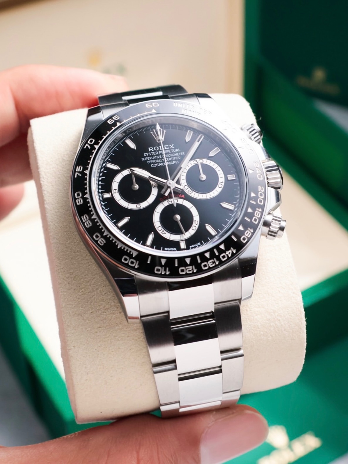 ساعة Rolex Daytona Silver metal Chronograph Watch – Black Dial لون سيلفر ميناء اسود