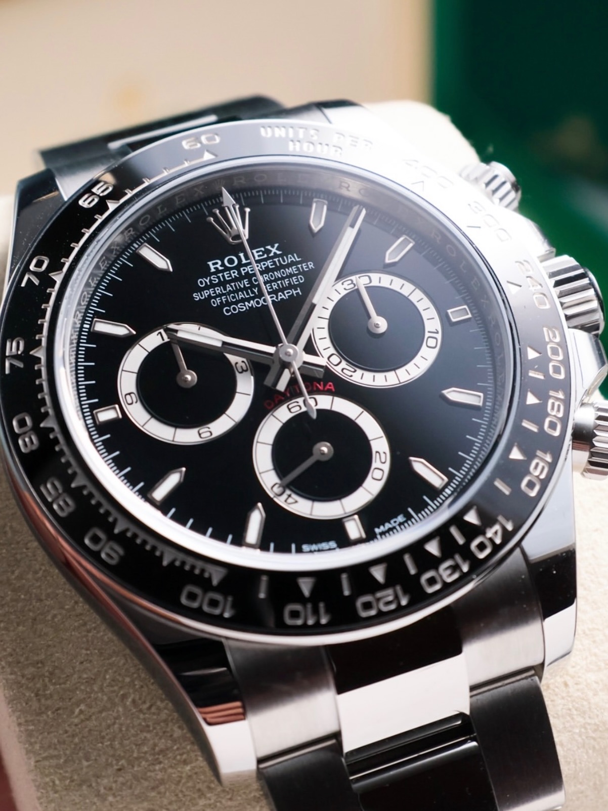 ساعة Rolex Daytona Silver metal Chronograph Watch – Black Dial لون سيلفر ميناء اسود