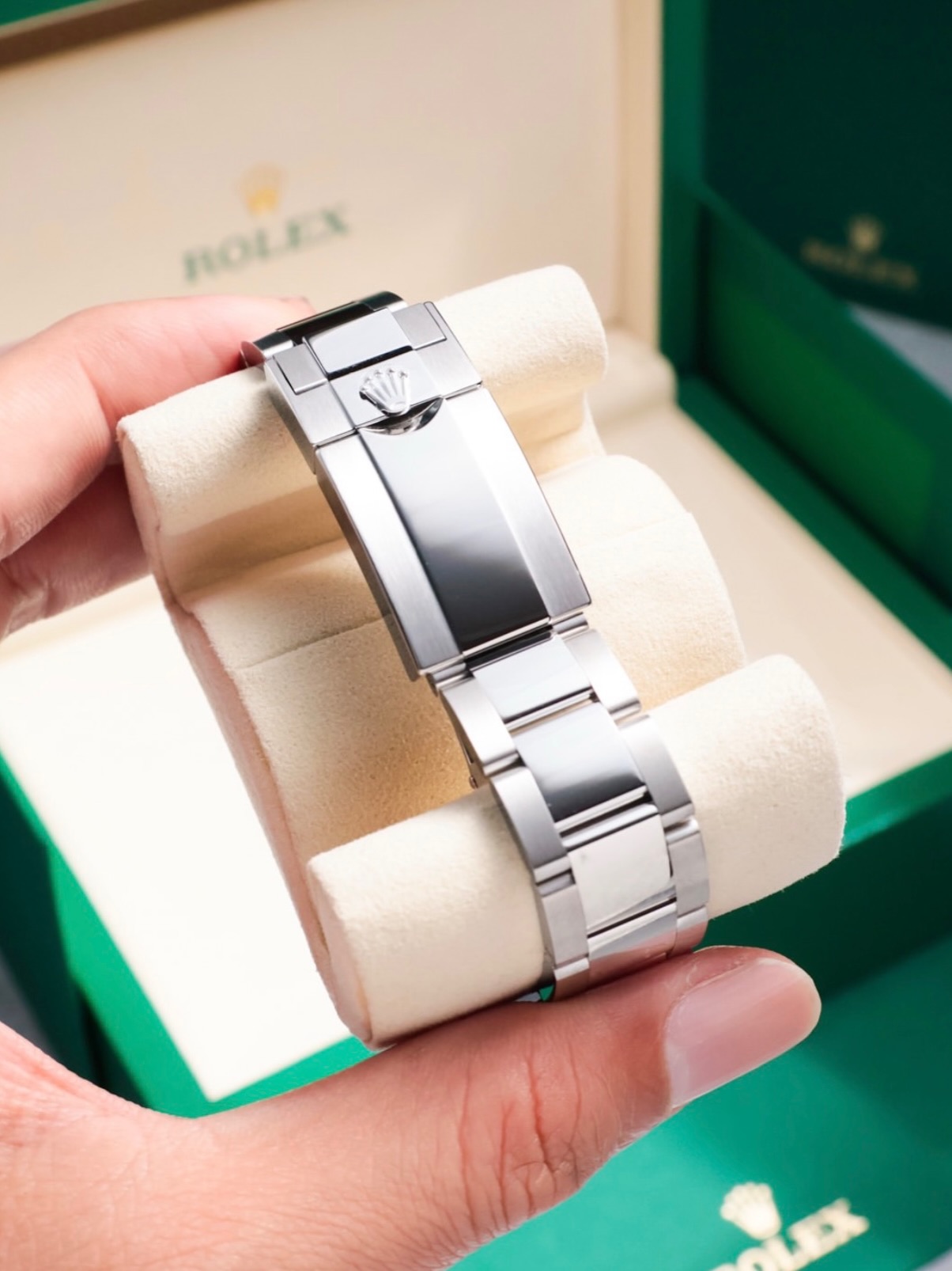 ساعة Rolex Daytona Silver metal Chronograph Watch – Black Dial لون سيلفر ميناء اسود